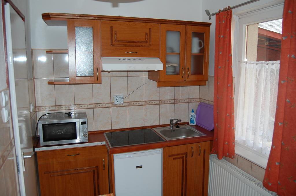 Zach Klara Utcai Apartman วิเชกราด ภายนอก รูปภาพ