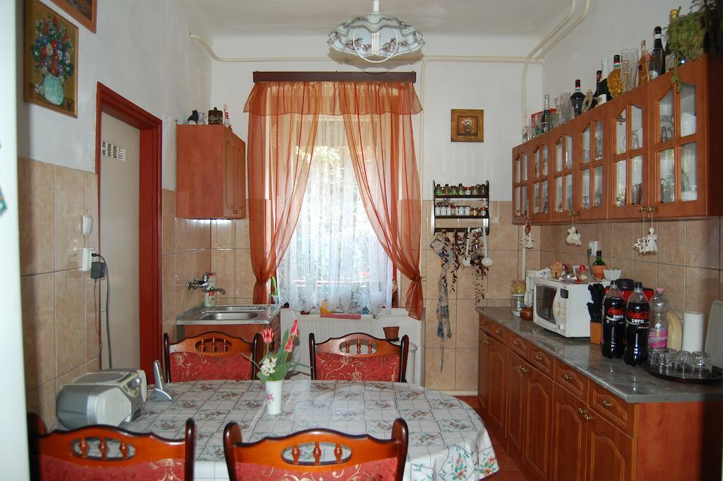Zach Klara Utcai Apartman วิเชกราด ห้อง รูปภาพ