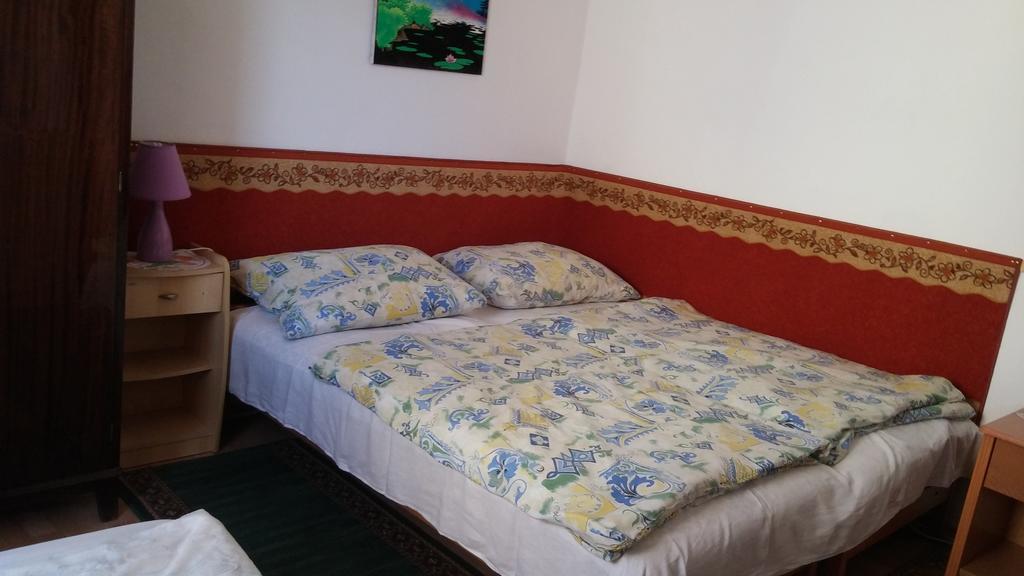 Zach Klara Utcai Apartman วิเชกราด ภายนอก รูปภาพ